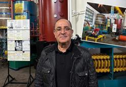 Bir bölümünü müzeye dönüştürdüğü 97 yıllık fabrikada, eski makineleri sergiliyor