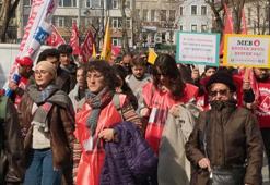 Özel İtalyan Lisesi öğretmenleri İstanbul İl Milli Eğitim Müdürlüğü'nün önünde eylem düzenledi