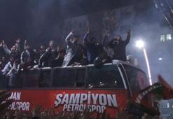 1’inci Lig’e yükselen Batman Petrolspor’a coşkulu karşılama