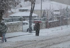 Karlıova’da kar yağışı