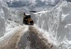 Nisan ayında 4 metre karla mücadele