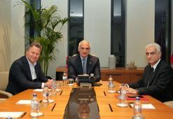 Bakan Ersoy, tur operatörleri ile görüştü