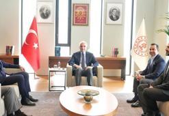 Bakan Ersoy, 'Eşref Rüya' oyuncusu Görkem Sevindik ile görüştü