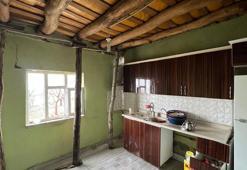 Yüksekova’da yıldırım düşen evin duvarı boydan boya yarıldı