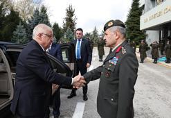 Bakan Güler, Kara Kuvvetler Komutanlığı'nda değerlendirme toplantısına başkanlık etti