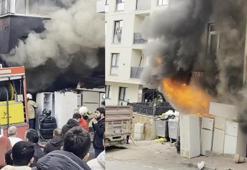 Gaziosmanpaşa’da hurdacıda çıkan yangında mahsur kalanlar duvarı delip dışarı çıktı