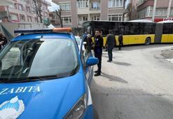 Avcılar'da hatalı park edip trafiği kilitledi; sürücüler tepki gösterdi