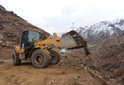 Oltu’da kar ve yağmur heyelana yol açtı