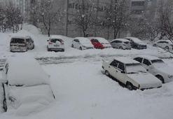 Bitlis'te kardan dolayı 82 köy yolu ulaşıma kapandı