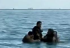 Su alan teknedeki 3 kişiyi, balıkçılar kurtardı