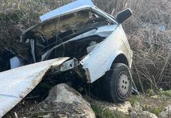 Otomobil şarampole yuvarlandı: Kardeşlerden 1'i öldü, 1'i yaralandı