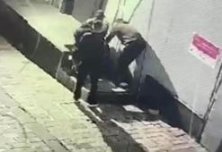 Taksim’de yardım etme bahanesiyle alkollü kişinin çantasını çaldılar