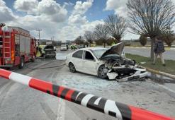 Sivasspor tesisleri önünde otomobil, taksiye çarptı: 4'ü futbolcu 6 yaralı