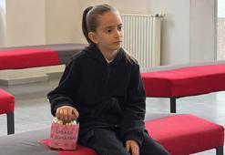 Kavanozda biriken iyilik; 9 yaşındaki Berra harçlıklarını şehit ailelerine bağışladı