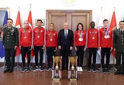 Bakan Güler, TSK Spor Gücü personeli ile bir araya geldi