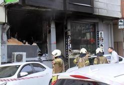 Esenyurt'ta fırında yangın çıktı; yoldan geçen belediye sulama tankeriyle müdahale edildi