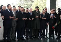 8'inci Cumhurbaşkanı Turgut Özal mezarı başında anıldı