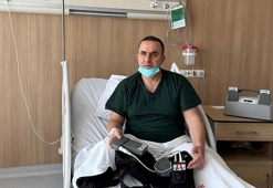 Kalbini 4 yıldır çantada taşıyor