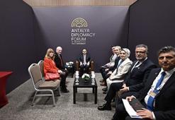 Bakan Kacır'dan Antalya'da diplomasi trafiği