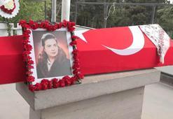 Tiyatro oyuncusu Feyha Çelenk son yolculuğuna uğurlandı