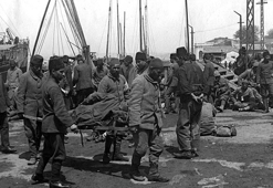 Çanakkale Savaşları sırasında yaralıların tedavisi için birçok okul hastaneye çevrilmiş