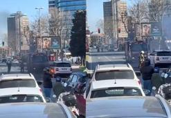 Şişli'de cipin lastikleri alev alev yandı; trafik kilitlendi