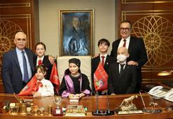 Anayasa Mahkemesi Başkanı Kadir Özkaya, lösemi tedavisi gören çocukları misafir etti