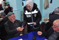 Kars'ta kadın polisler dolandırıcılara karşı ev ve iş yerlerini gezerek uyarıda bulundu