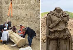 Laodikeia Antik Kenti'nde 2 metrelik Athena heykeli gün yüzüne çıkarıldı