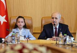 TBMM Başkanı Kurtulmuş, koltuğunu 6'ncı sınıf öğrencisi İnci'ye devretti