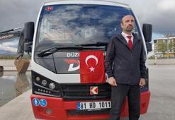 Durakta fenalaşan yolcuyu halk otobüsüyle hastaneye yetiştirdi; o anlar kamerada