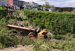 Freni boşalan vinç, dereye uçtu; araçtan atlayan sürücüsü öldü