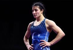Milli güreşçi Elvira Süleyman Kamaloğlu, Avrupa ikincisi oldu-