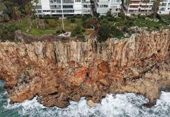 Falezlerdeki kaçak asansör ve baraka için yıkım kararı