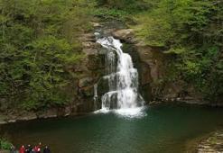 Gölderesi Şelalesi’nde ilkbahar güzelliği