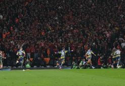 Fenerbahçe sezonun en kritik maçında Galatasaray’a konuk oluyor