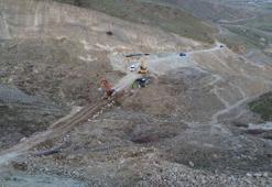 Heyelan nedeniyle 6 gündür kapalı olan Hakkari-Van kara yolu, kontrollü ulaşıma açıldı