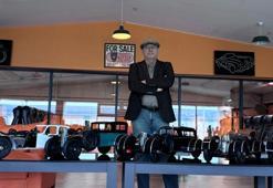 Hurda dikiş makinelerinden Atatürk'ün kullandığı araçların maketini yaptı