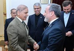 İran Dışişleri Bakanı Arakçi, Pakistan Başbakanı Şerif ile bir araya geldi