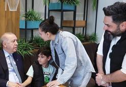 Cumhurbaşkanı Erdoğan, Beyoğlu'nda kafede vatandaşlarla sohbet etti