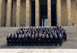Anayasa Mahkemesi heyeti, Anıtkabir'i ziyaret etti
