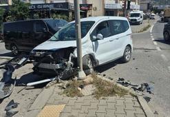 Bodrum’da trafik kazasında 2 Sahil Güvenlik personeli hafif yaralandı, kaza kamerada