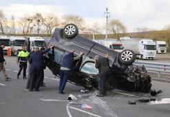 Hafif ticari araç, otomobile çarptı: 4 yaralı