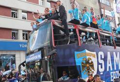 Erzurumspor FK şampiyonluğu taraftarlarıyla kutladı