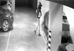 Ümraniye'de park halindeki otomobilden 2 kilo altın ve 60 bin Avro çalan şüpheli kamerada