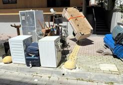 Kiracı olduğu ev icradan satıldı; yurt dışından döndüğünde eşyalarıyla sokakta kaldı