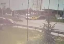 Ambulansla taksinin çarpıştığı kaza kamerada; 5 yaralı