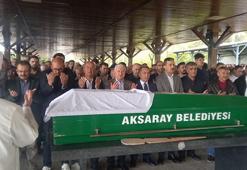 Yemek yaparken elbisesi tutuşup ölen kadın, toprağa verildi