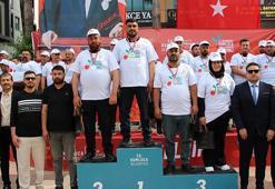 En fazla acı biberi yemek için yarıştılar