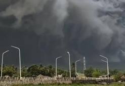Mayon Yanardağı’nda patlama